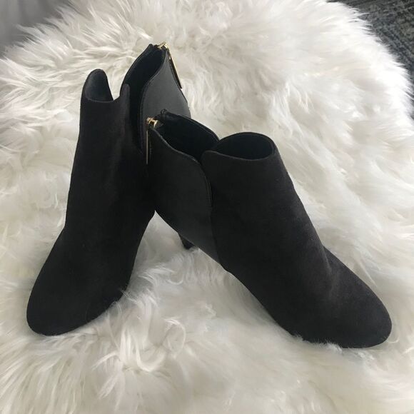 NWOT Breckelles faux suede leather zipback booties - Picture 3 of 7